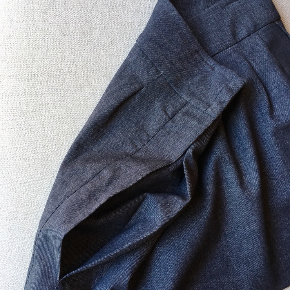 BCBG | MaxAzria Gray Skirt | 4 - Picture 5 of 8